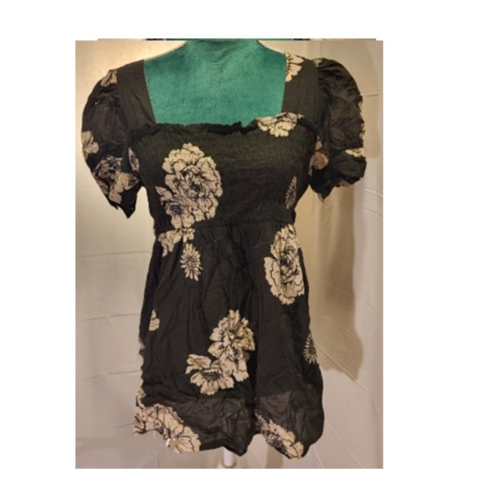 🖤Anthropologie Odille Womens Babydoll Top Puff Sleeve Smocked Floral Black Sz 8